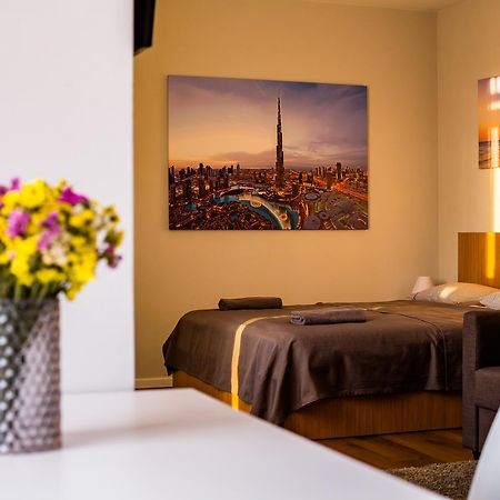 Apartments On The Square Of Prince Svyatoslav إلفيف المظهر الخارجي الصورة