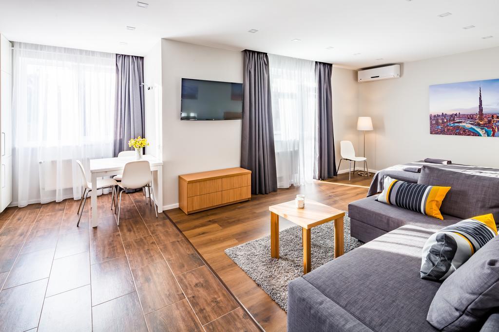 Apartments On The Square Of Prince Svyatoslav إلفيف المظهر الخارجي الصورة