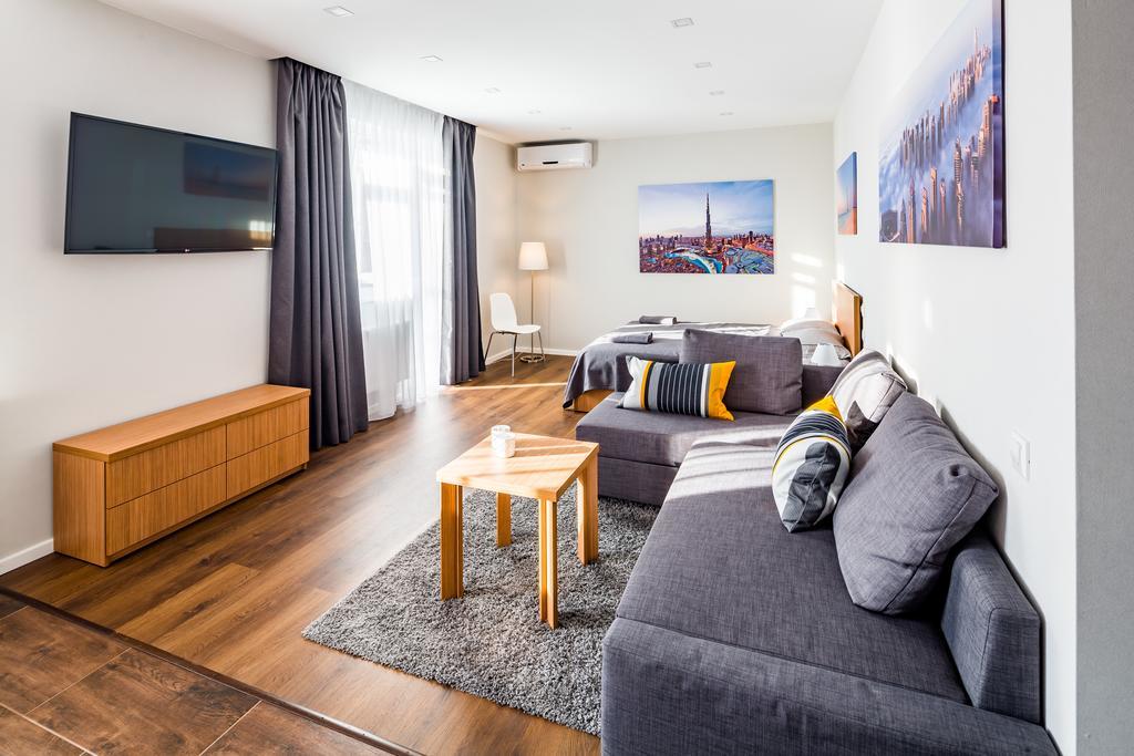 Apartments On The Square Of Prince Svyatoslav إلفيف المظهر الخارجي الصورة